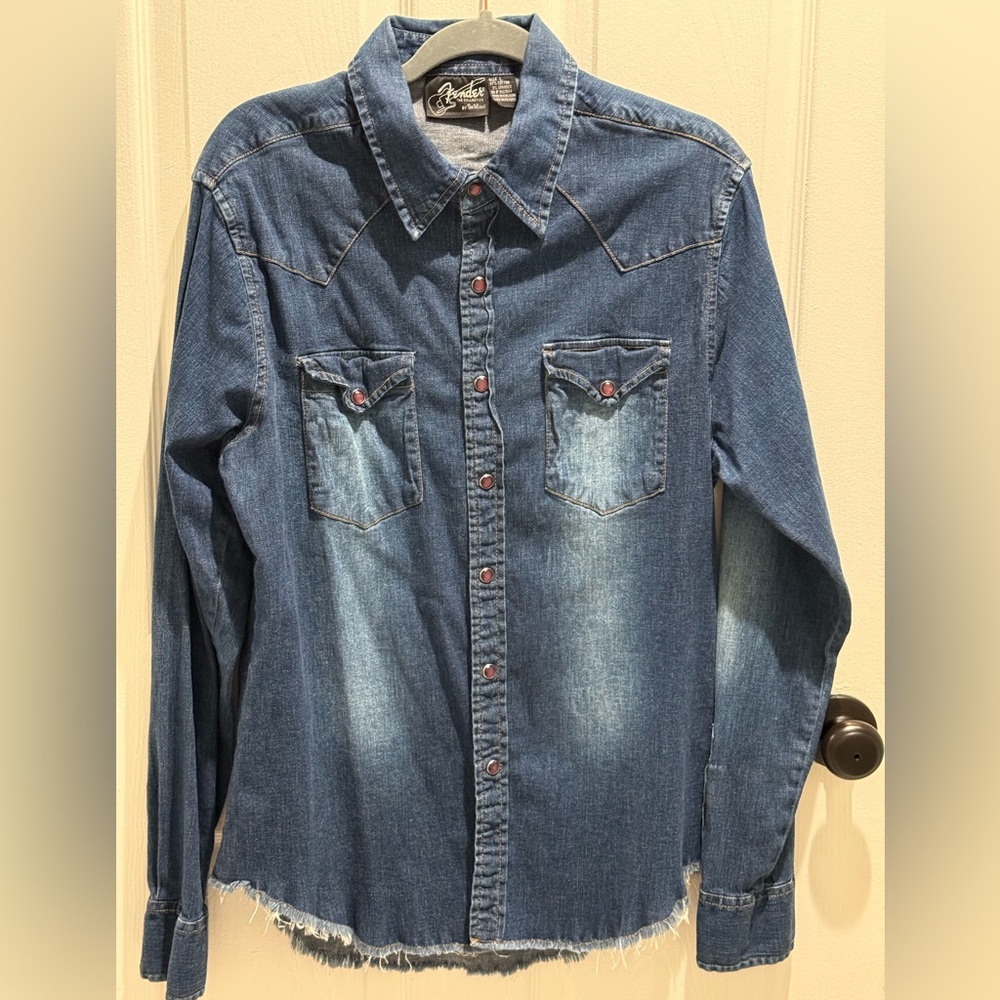 Fender 🎸 By DaVinci Denim button down.